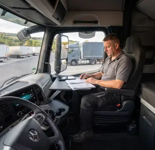 Dein tatsächlicher Verdienst als Berufskraftfahrer: Gehalt, Spesen & Netto 2026